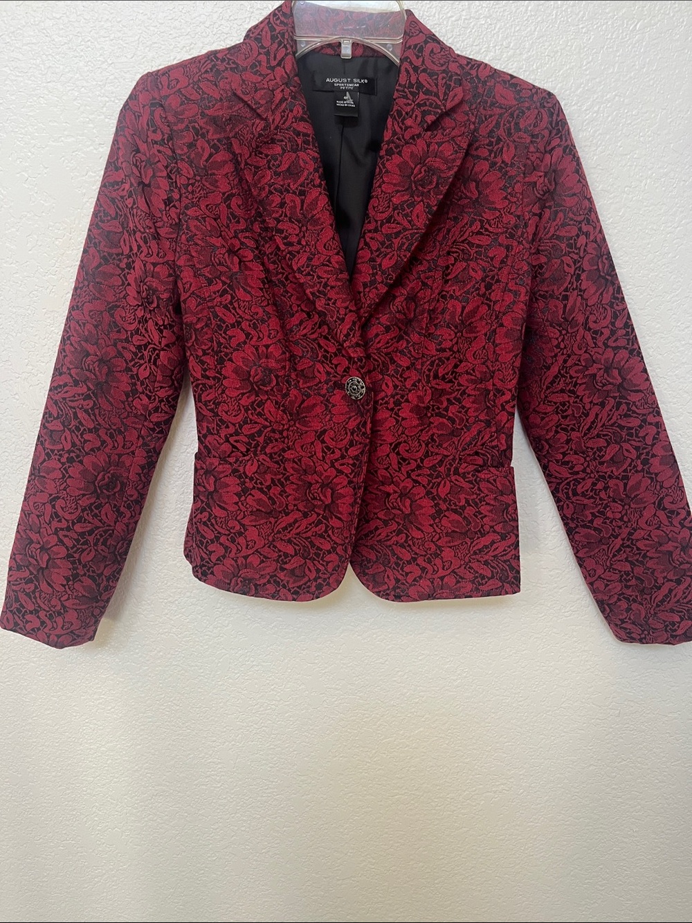 August Silk Sportswear Avenue Black and Red Floral Jacquard Sz 4P petite